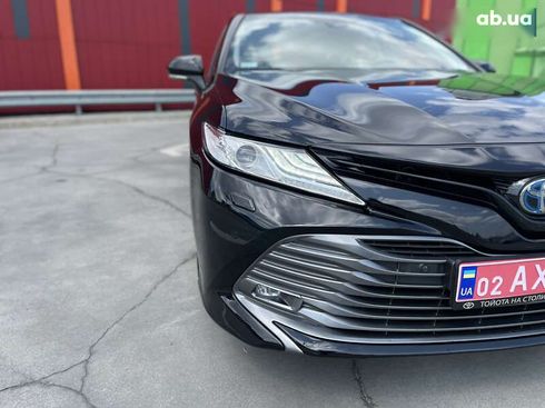 Toyota Camry 2020 - фото 9