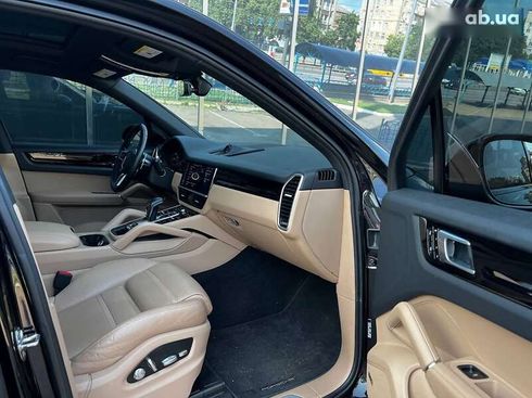 Porsche Cayenne 2020 - фото 26