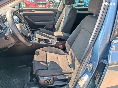 Volkswagen Passat 2015 синий - фото 21