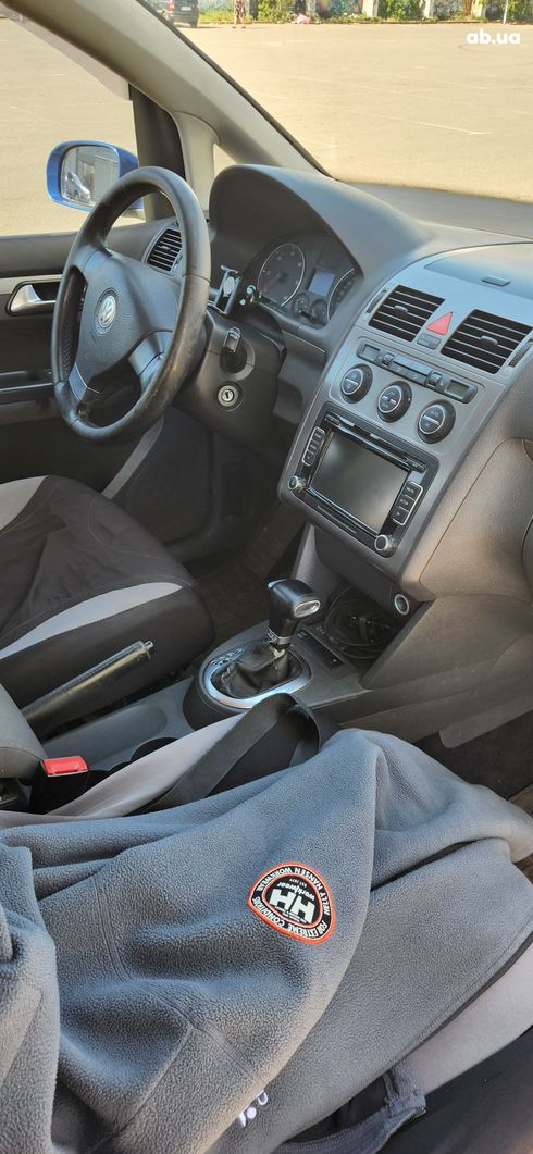 Volkswagen Touran 2008 синий - фото 5