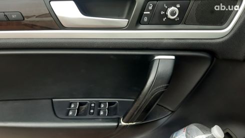 Volkswagen Touareg 2013 белый - фото 15