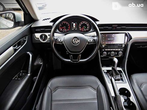 Volkswagen Passat 2019 - фото 24