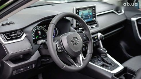 Toyota RAV4 2018 - фото 12