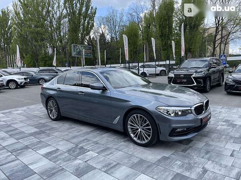 BMW 5 серия 2018 - фото 11