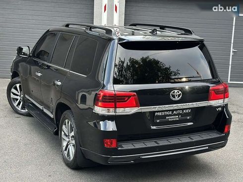 Toyota Land Cruiser 2017 - фото 30
