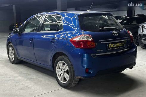 Toyota Auris 2011 - фото 4