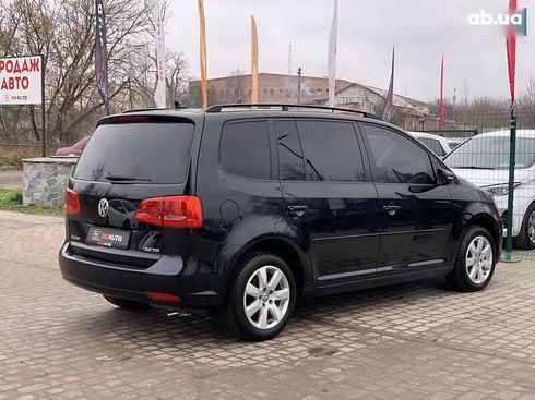 Volkswagen Touran 2011 - фото 13