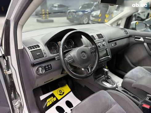 Volkswagen Touran 2012 - фото 25