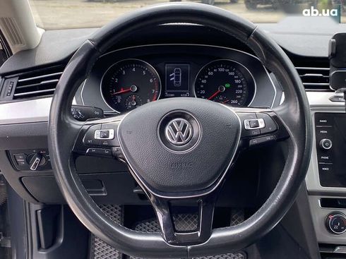 Volkswagen Passat 2017 - фото 8