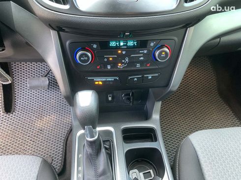 Ford Escape 2017 серый - фото 36