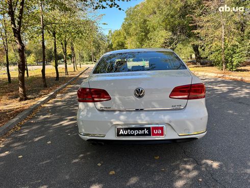 Volkswagen passat b7 2014 белый - фото 4