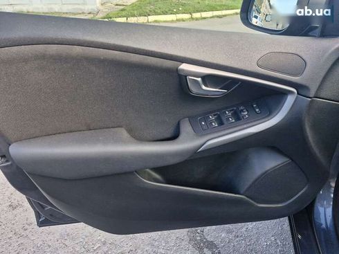 Volvo V40 2014 - фото 12