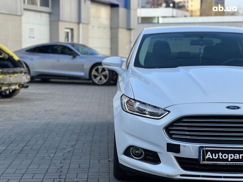 Ford Fusion 2015 белый - фото 4