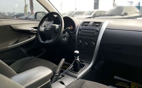 Toyota Corolla 2010 - фото 17