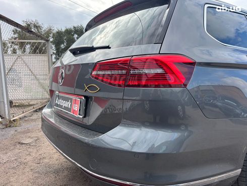 Volkswagen Passat 2017 серый - фото 13
