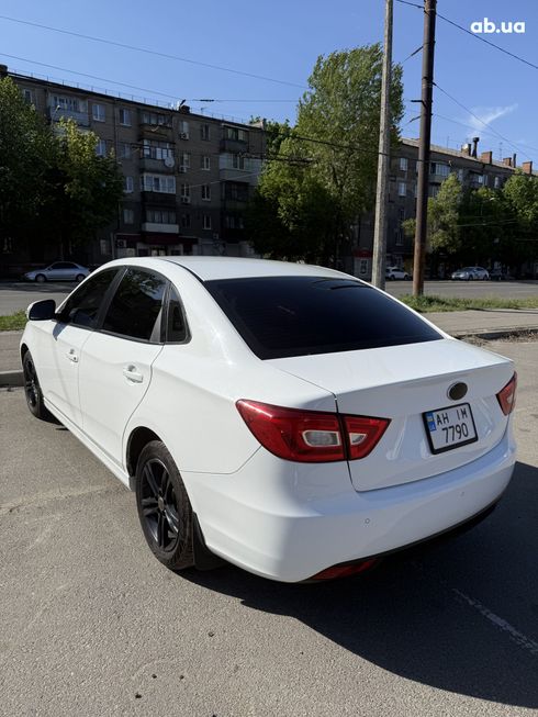 FAW Besturn B30 2019 белый - фото 6