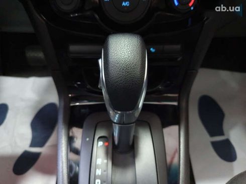 Ford Fiesta 2019 - фото 25