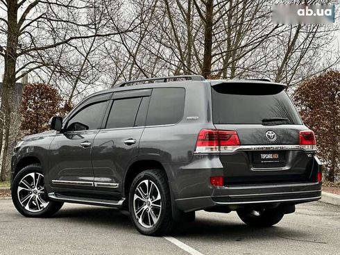 Toyota Land Cruiser 2020 - фото 8