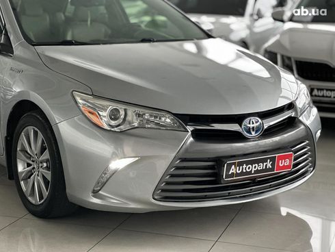Toyota Camry 2015 серый - фото 8