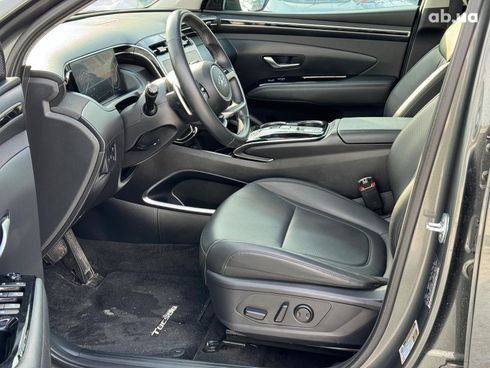 Hyundai Tucson 2023 серый - фото 17