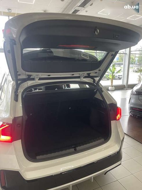 BMW iX1 2025 - фото 24
