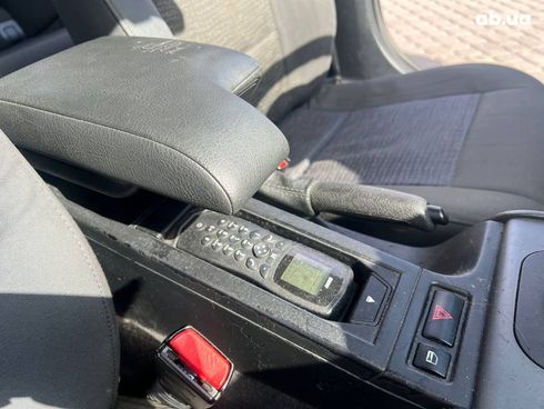 BMW 3 серия 2003 серый - фото 30