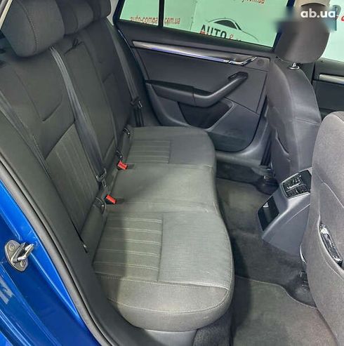 Skoda Octavia 2018 - фото 11