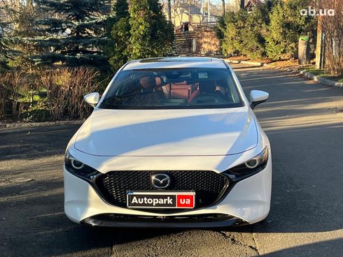 Mazda 3 2021 белый - фото 2