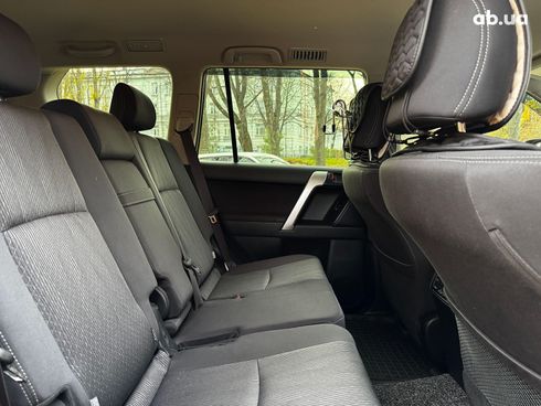 Toyota Land Cruiser Prado 2018 черный - фото 25
