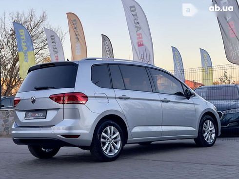 Volkswagen Touran 2018 - фото 17