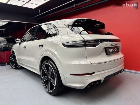 Porsche Cayenne 2022 - фото 26