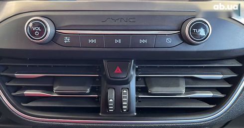 Ford Focus 2018 - фото 28