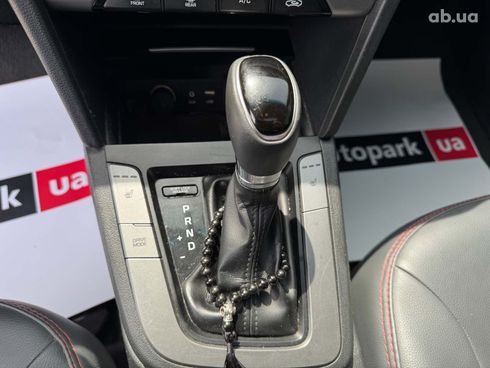 Hyundai Elantra 2016 серый - фото 25