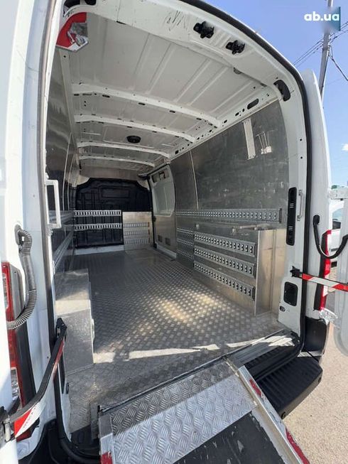 Renault Master 2017 - фото 29