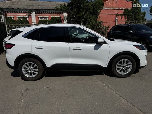 Ford Escape 2021 белый - фото 8