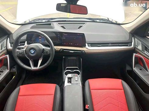 BMW iX1 2023 - фото 4