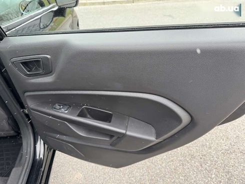Ford Fiesta 2017 - фото 28