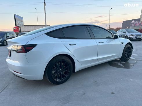 Tesla Model 3 2021 белый - фото 8