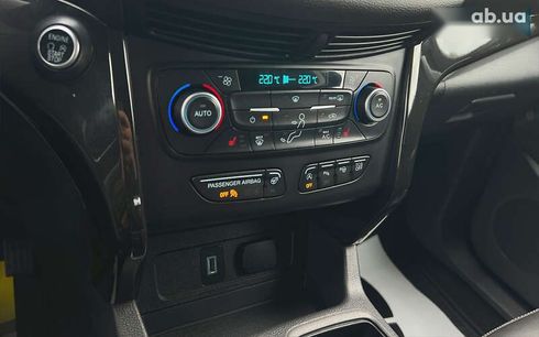 Ford Escape 2018 - фото 16