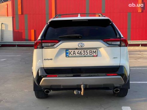 Toyota RAV4 2020 - фото 7