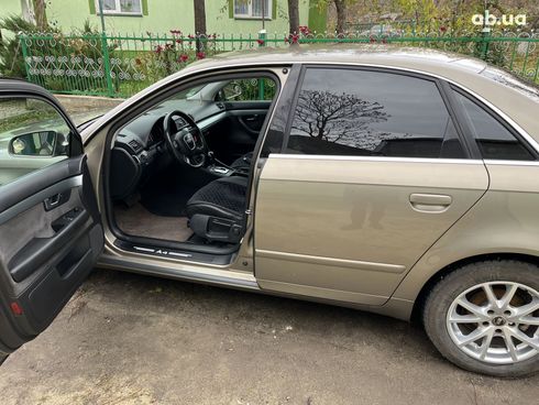 Audi A4 2005 бежевый - фото 8