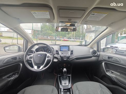 Ford Fiesta 2019 серебристый - фото 17