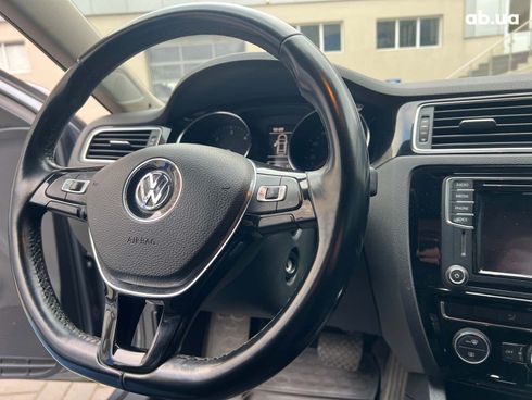 Volkswagen Jetta 2016 серый - фото 38