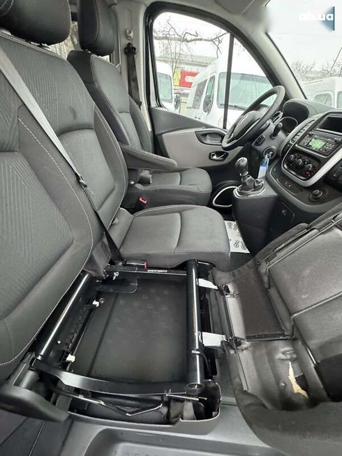 Renault Trafic 2018 - фото 24