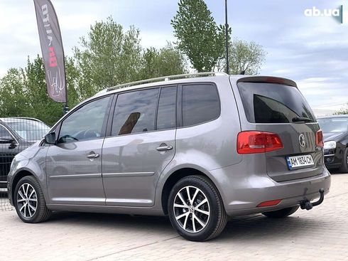 Volkswagen Touran 2011 - фото 17