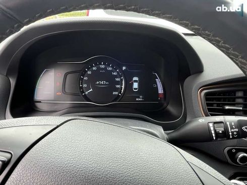 Hyundai Ioniq 2017 - фото 12