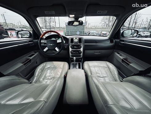 Chrysler 300C 2005 черный - фото 18