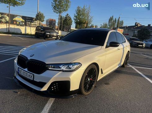 BMW 5 серия 2017 - фото 5