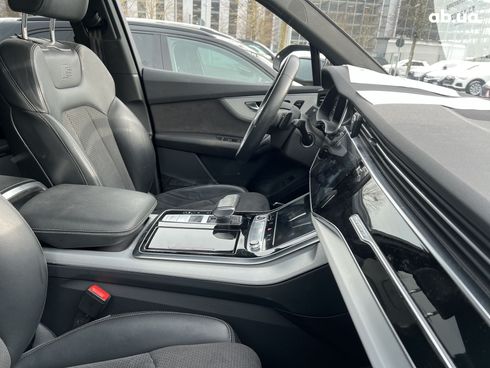 Audi Q7 2020 - фото 30