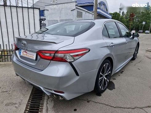 Toyota Camry 2018 - фото 4